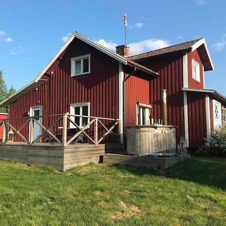 Warm Beheiztes Gemuetliches Haus In Der Natur Sunne Exterior foto