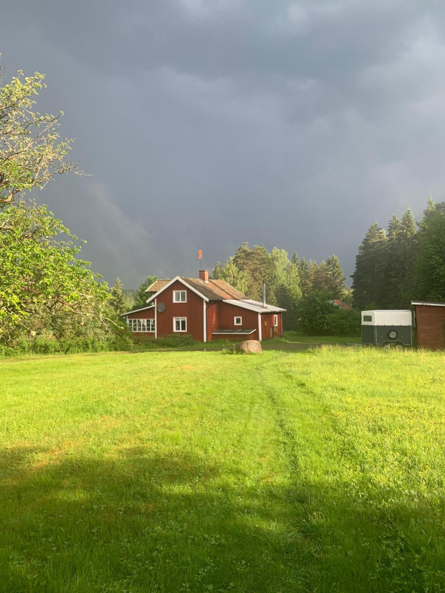Warm Beheiztes Gemuetliches Haus In Der Natur Sunne Exterior foto